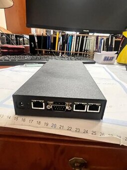 Mikrotik RB433UAH + SMĚROVÁ ENTÉNA + PRUTOVÁ ENTÉNA