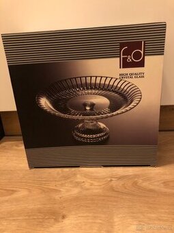 Skleněný broušený podnos na dort na noze 32cm