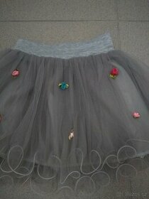 Dívčí sukýnka sukně vel. 92 světle šedá s kytičkami