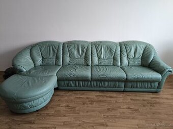 Ne rozkládací pohovka.