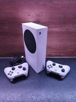 Xbox Series S 512 GB + 2 ovladače – Příbram