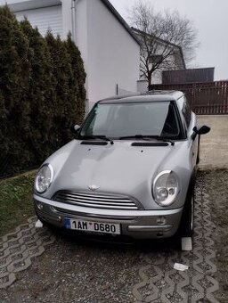PRODAM BMW MINI COOPER  1.6.I.M.2004 STK+EM 2027