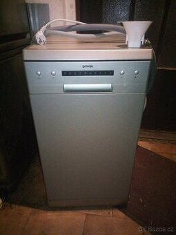 Prodám myčku Gorenje (celo nerezová) pěkná