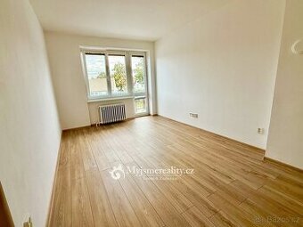 Pronájem bytu 3+1 s balkonem a sklepem, 67 m²,ul. Přímětická - 1