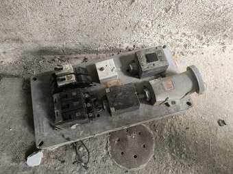 Prodám rozvaděč přístrojovou desku