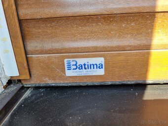 Venkovní rolety Batima (podomítkové) - zlatý dub