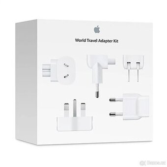 Sada adaptérú na cesty