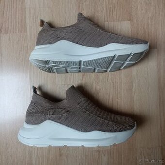 Sportovní dámské boty vel. 37