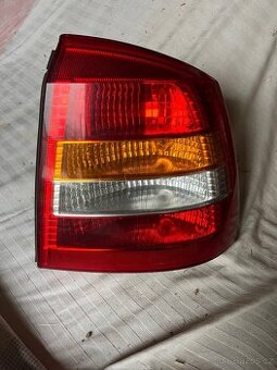 PRAVÉ ZADNÍ SVĚTLO OPEL ASTRA G