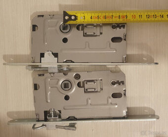 zadlabací dozický zámek 70mm