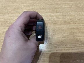 Vypínač zamykání a výstražných světel BMW E60