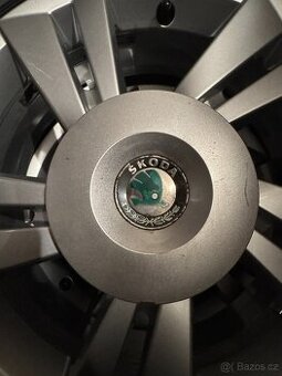 1ks středová poklička Alu 16" Superb 1 , Orbit