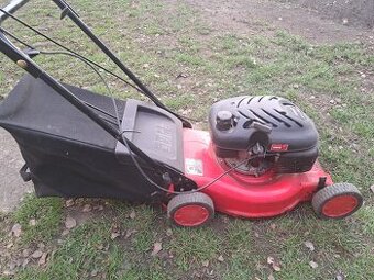 Zahradní sekačka