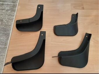 Zástěrky SUZUKI SCROSS