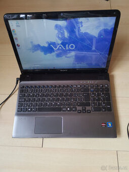 SONY VAIO SVE1511H1ESI - výborný stav