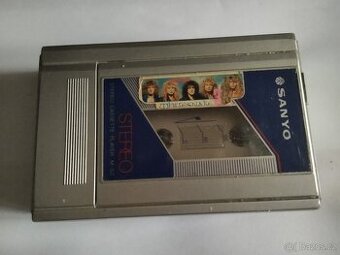 retro walkmen stereo sanyo