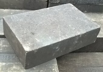 Magnezitové cihly 1 ks
