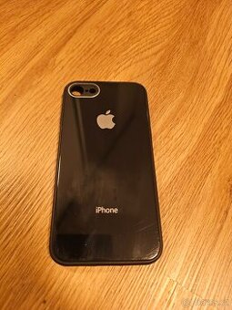 Apple iPhone SE 2020 a 2022 kryt se skleněnými zády