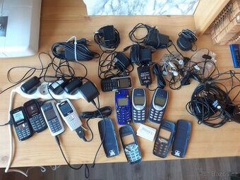 MOBILY + NABÍJEČKY + SLUCHÁTKA