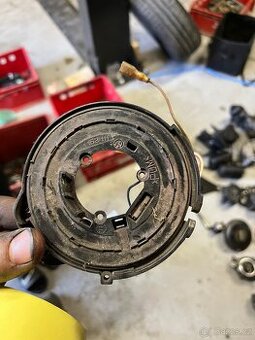 Bmw e36 krouzek pod volant