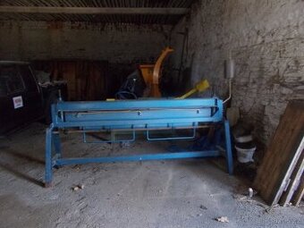 Ohýbačka plechu, stolní nůžky na plech, signovačka