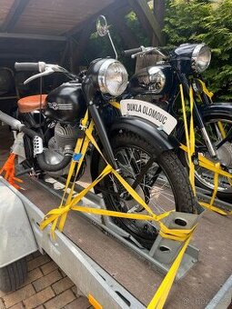 Jawa 250 armádní soutěžní Pérák
