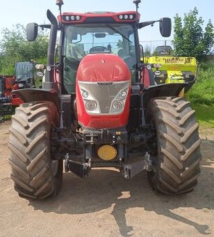 kolový traktor McCormick X7.690