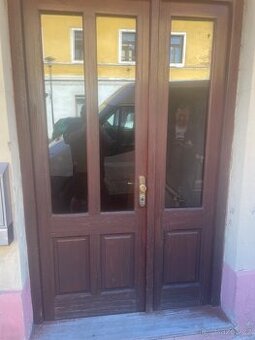 Vchodové dveře daruji