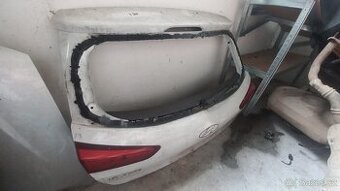 Hyundai i20 2014 zadní dveře,pate dvere