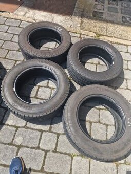 Pneu 215/65r16c 109/107t