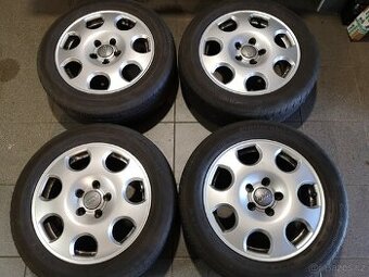 Audi A4, A6 alu + letní 205/55/16.