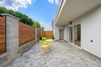 LUXUSNÍ byt Čebín 4kk 196m2 ( vč. zahrada, parking)