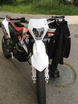 Aprilia sx 125 Koupím, chladič,plast