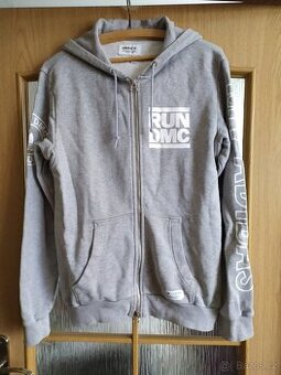 BAVLNĚNÁ MIKINA S KAPUCÍ A KAPSAMI ADIDAS VEL.42