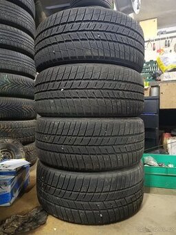 225/40 R18 92V XL zimni. barum Polaris 5