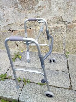 Seniorské chodítko nové