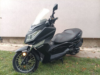 Skoro nový Skůtr Maxon Optimus 125