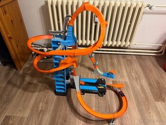 Autodráha Hot Wheels Sky Crash Tower