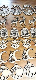 Vyřezávané dřevěné baňky