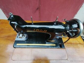 Šicí stroj LADA 121