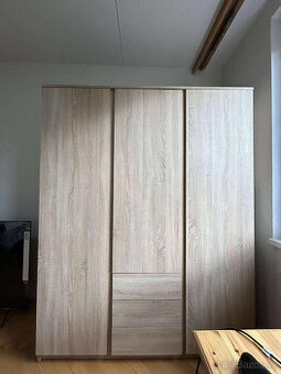 Moderní šatní skříň z lamina, šířka 150cm