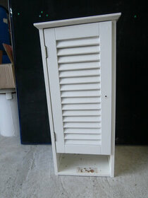 Skříňka závěsná za 300 kč - 1