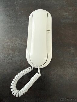 Domácí telefon Tesla