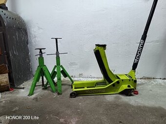 Hydraulický zvedák plus podpěry