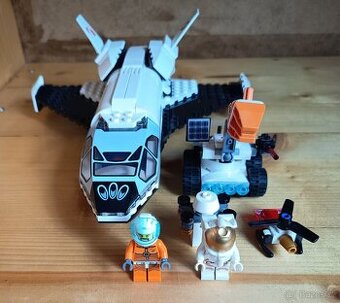 Lego raketa zkoumající Mars