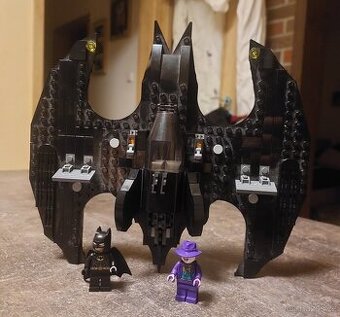 LEGO 76265 Batman vs. Joker Batwing