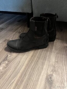 Jezdecká pérka HORZE