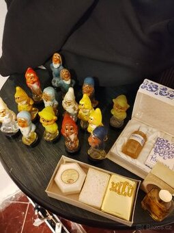 Retro sbírka parfémů a mydel