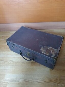 Starý kufr