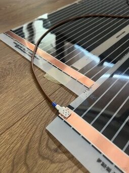 Rexva infra topná sálavá fólie pro vytápění podlahy.